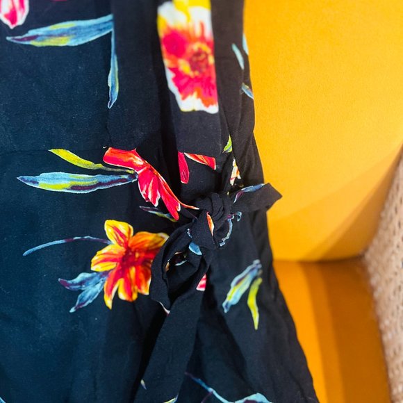 Floral Skort / Romper from Urban Outfitters - Picture 4 of 4